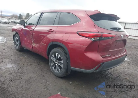 2023 Toyota Highlander Xle z USA, uszkodzony, nr VIN 5TDKDRBH3PS037474